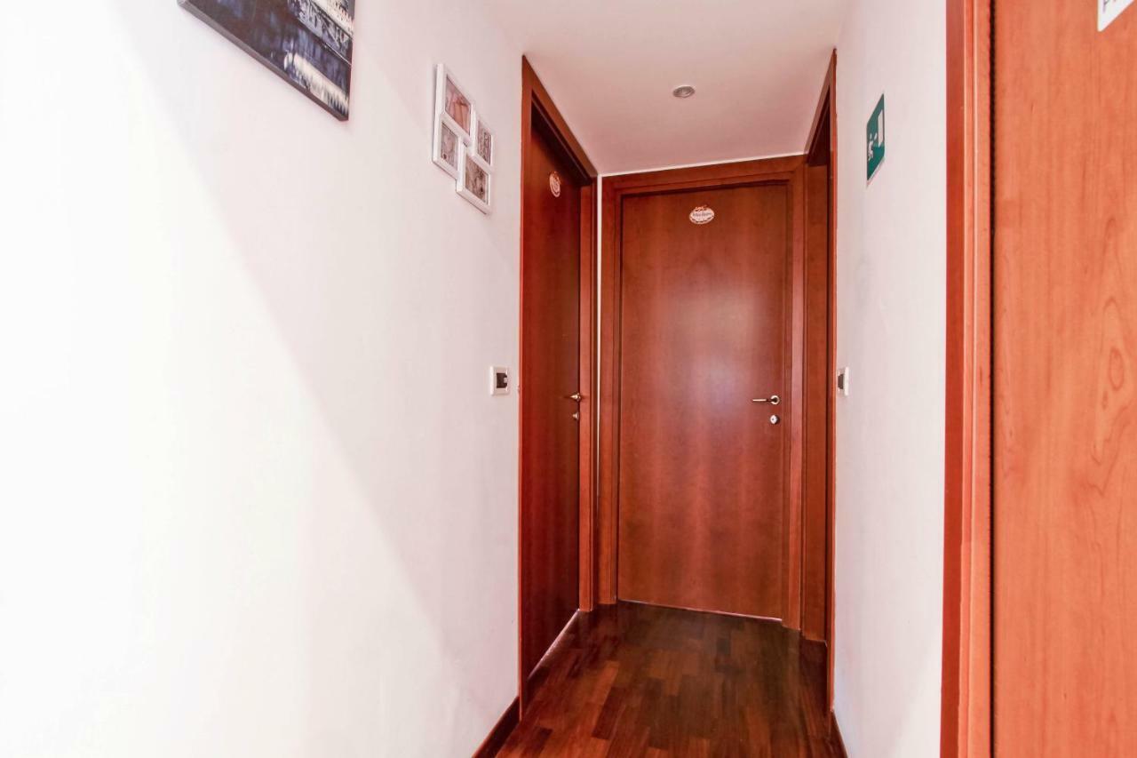 Rent Rooms Filomena E Francesca โรม ภายนอก รูปภาพ